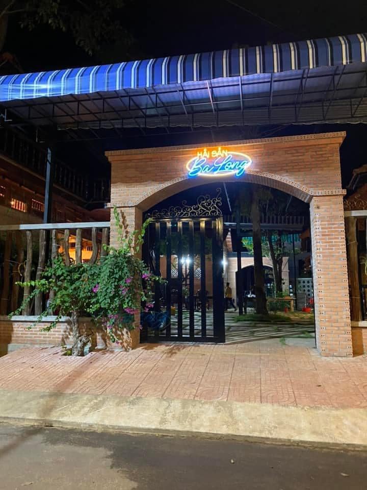 Khách hàng Nhà hàng Hải Sản Balong